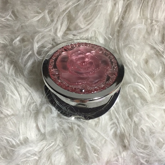 Pink H&M travel bag + brushes+ compact mirror - Picture 5 of 6